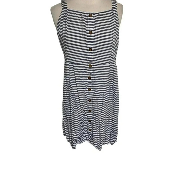 American Eagle XL black & white 100% viscose striped button front and knot back - Picture 3 of 7